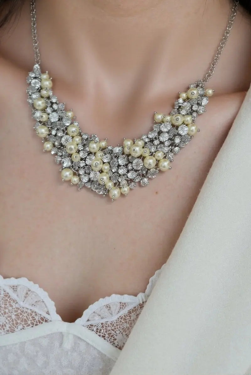 Baby's Breath Faux Pearl & Rhinestone Cluster Necklace All-Glows