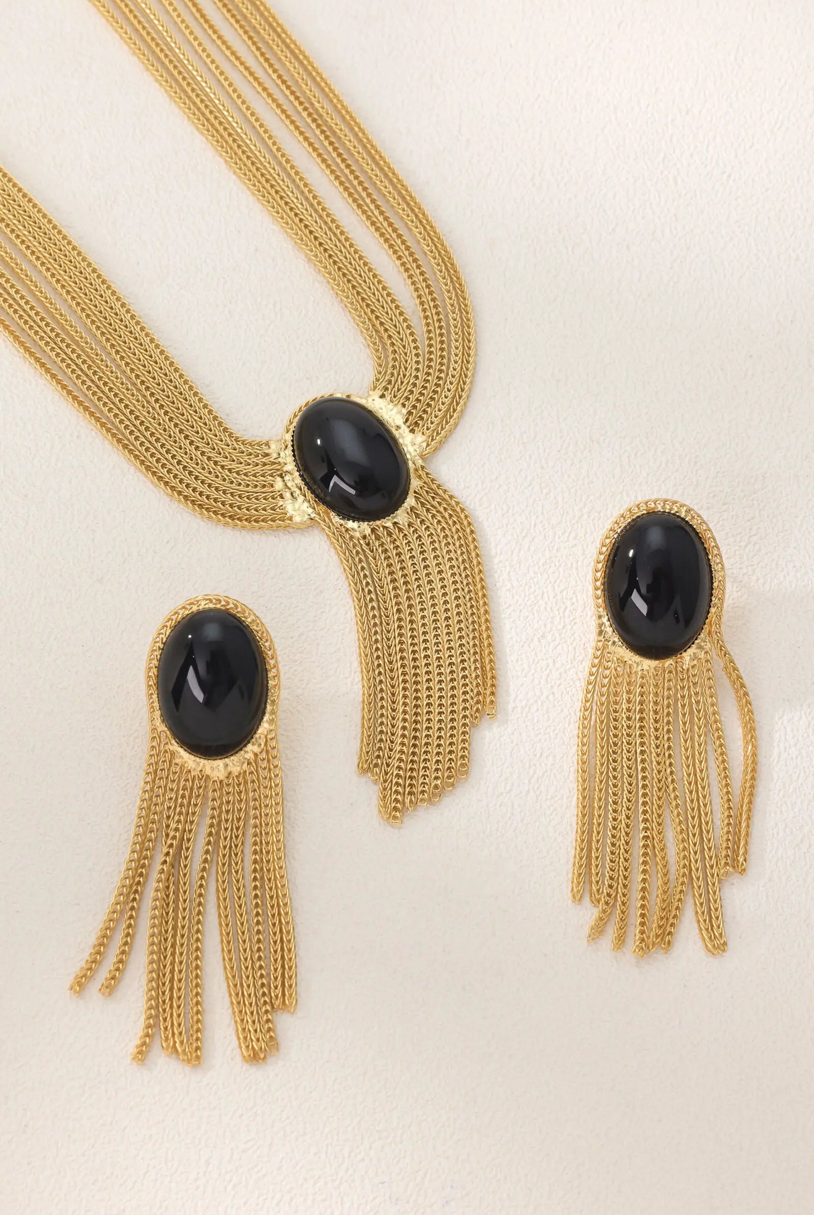 Shop Eclipse Vintage Tassels Black beads Necklace Set Online