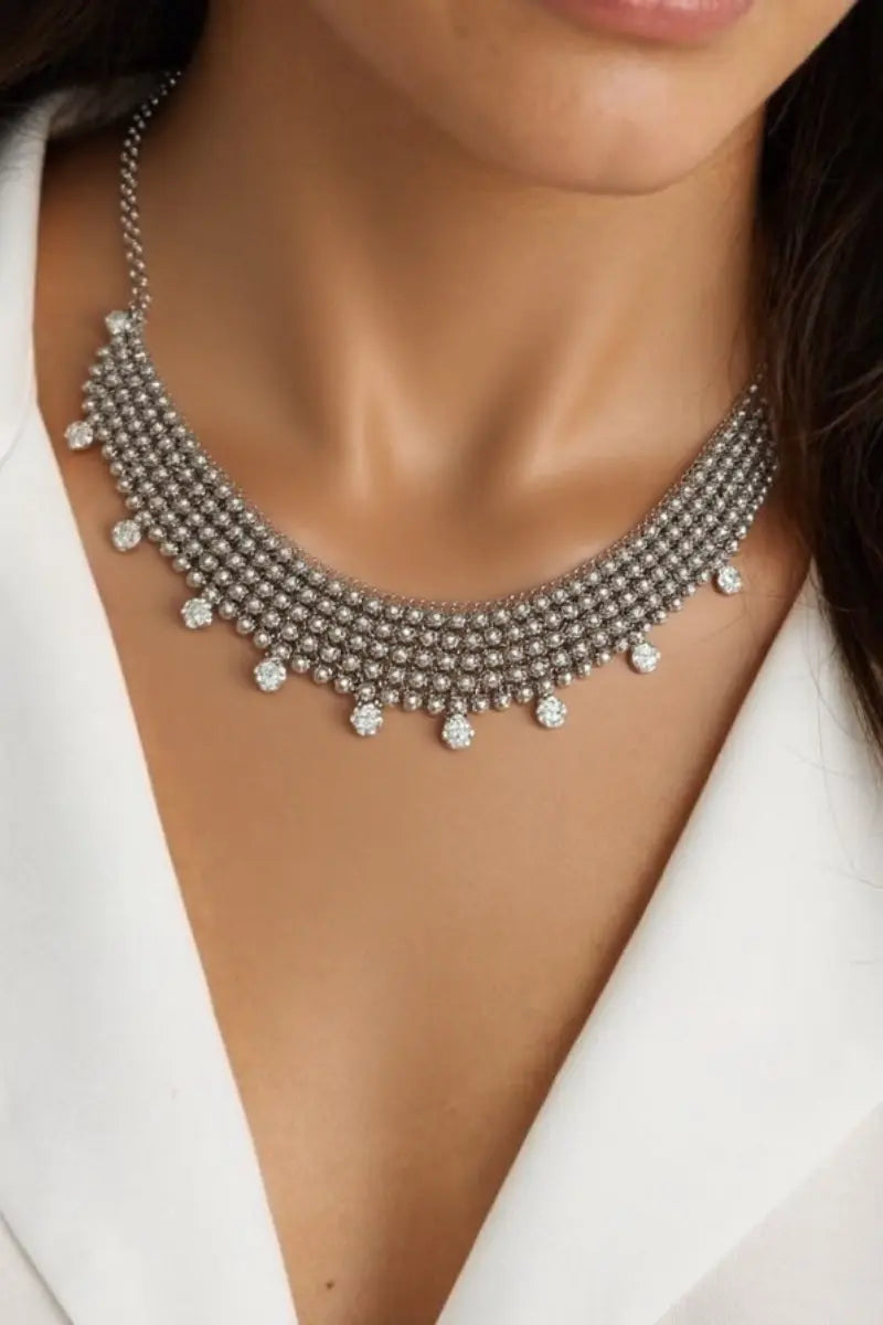 Tulip Necklace in Platinum – Elegant and Timeless Floral Jewelry