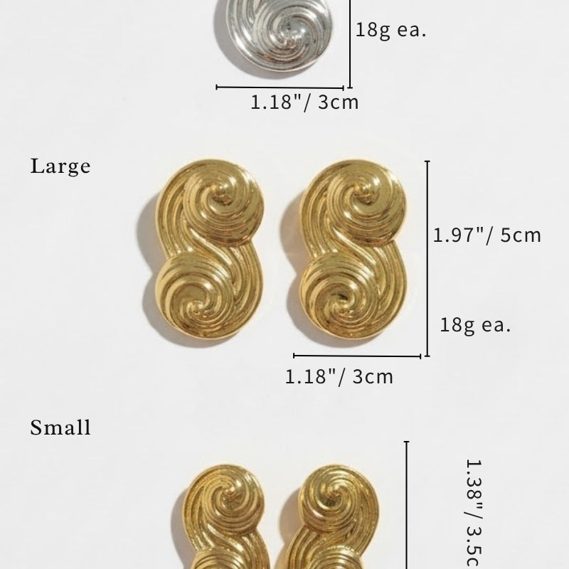 Visual comparison of Seraphina jewelry sizes: showing small (1.38") vs large (1.97") earrings in gold and silver finishes.