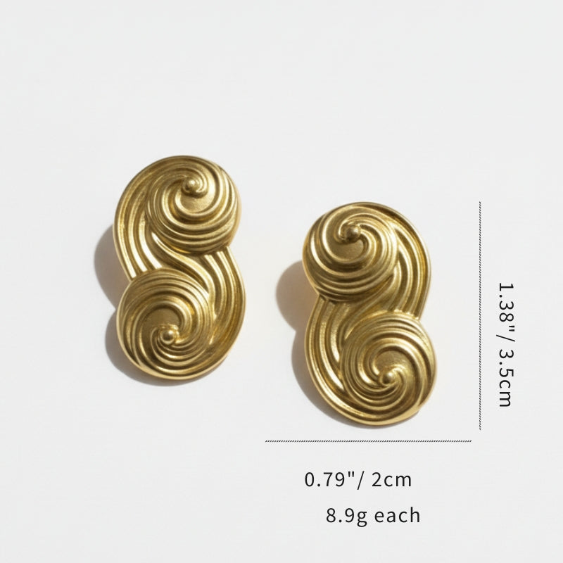 Detailed size specifications for Seraphina small gold earrings, measuring 1.38" long by 0.79" wide, weighing 8.9g each.