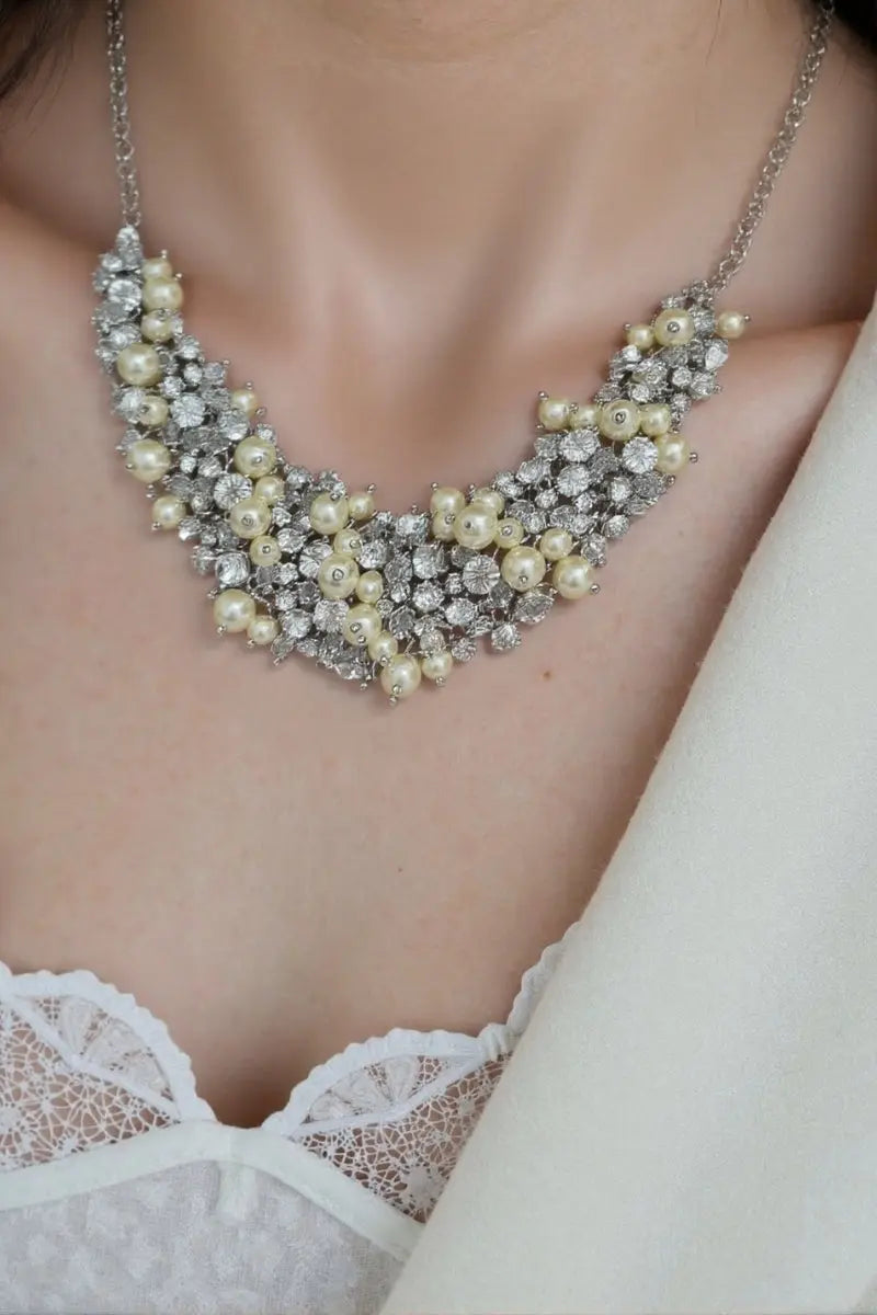 Baby's Breath Faux Pearl & Rhinestone Cluster Necklace All-Glows