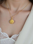 Earth Necklace in Gold – Nature-Inspired Elegant Pendant